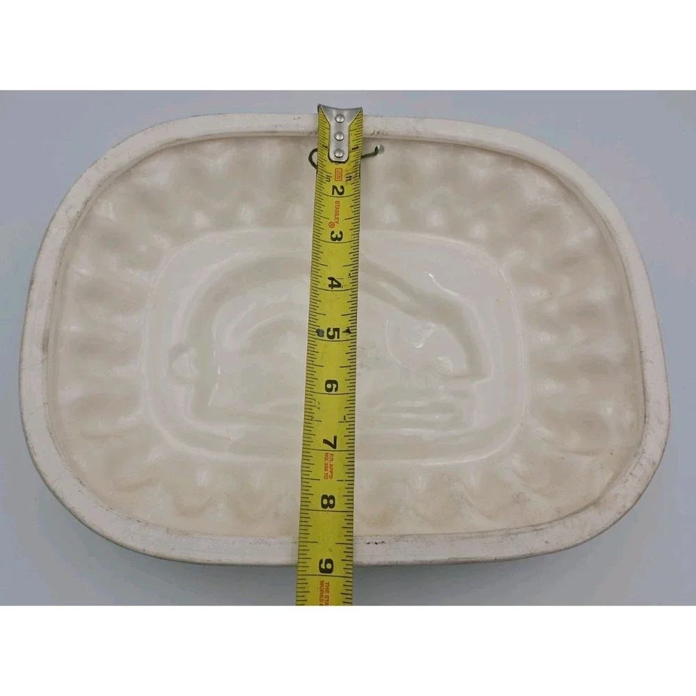 Towle Sigma Tastesetter White Rabbit Ceramic 3-D Gelatin Mold Japan Decorative